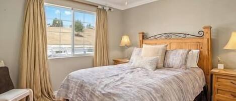 13 bedrooms, free WiFi, wheelchair access