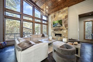 TV, fireplace - Rich Carlton · Sleeps 27! Hot Tub, Shuffleboard & 4 King En-Suites (Broken Bow)