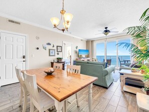 콘도, 침대(여러 개) (Emerald Isle 1406) | 다이닝