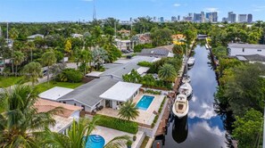 Exterior - Waterfront Paradise with Pool + Dock on Las Olas (Fort Lauderdale)
