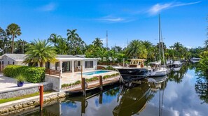 Marina - Waterfront Paradise with Pool + Dock on Las Olas (Fort Lauderdale)
