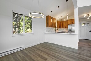 Refrigerador, horno, parrilla de estufa y lavavajillas 