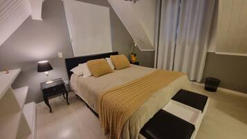 Superior-Doppelzimmer, Stadtblick | Zimmersafe, Verdunkelungsvorhänge, kostenloses WLAN