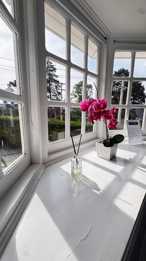 Deluxe Double Room, City View | In-room safe, blackout curtains, free WiFi - Pousada Vila de Charme Suítes (Campos do Jordão)