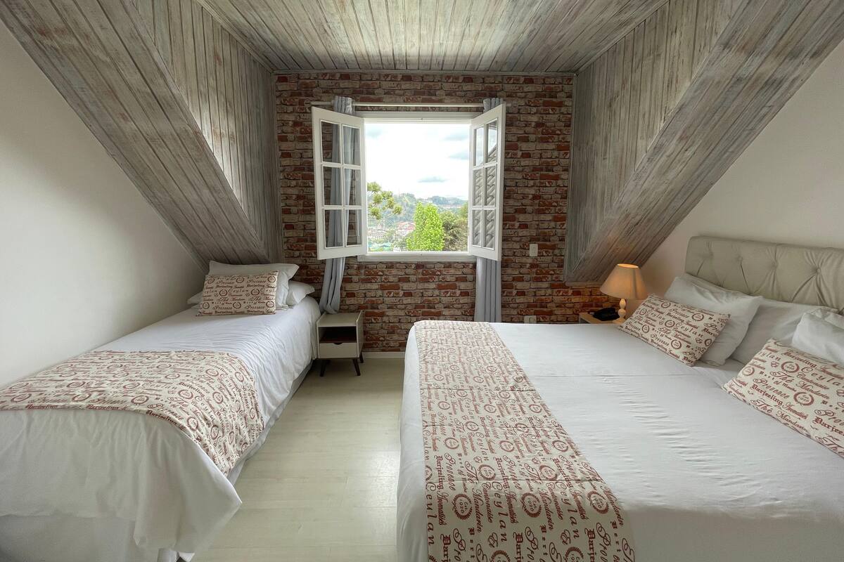 Deluxe Triple Room, City View