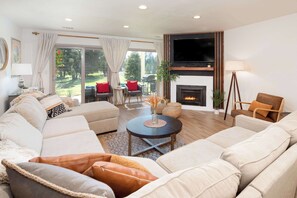 TV, fireplace, offices