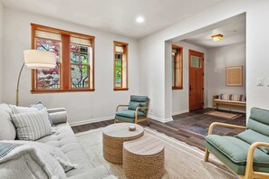 TV, fireplace, offices - Calm Coastal Retreat in Avila Beach (Avila Beach)