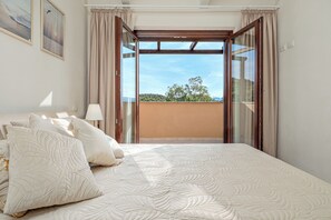 2 chambres, fer et planche Ă repasser, Wi-Fi gratuit, draps fournis