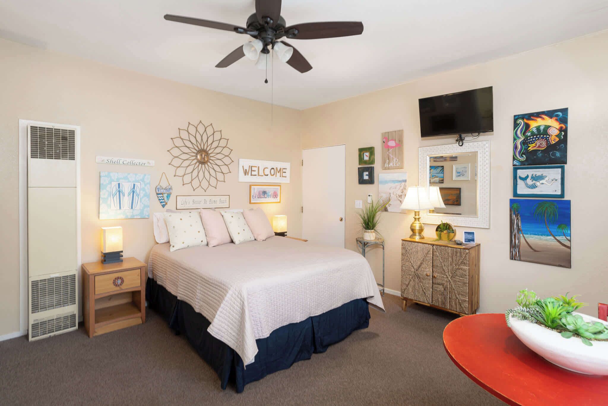 Iron/ironing board, WiFi, bed sheets, wheelchair access