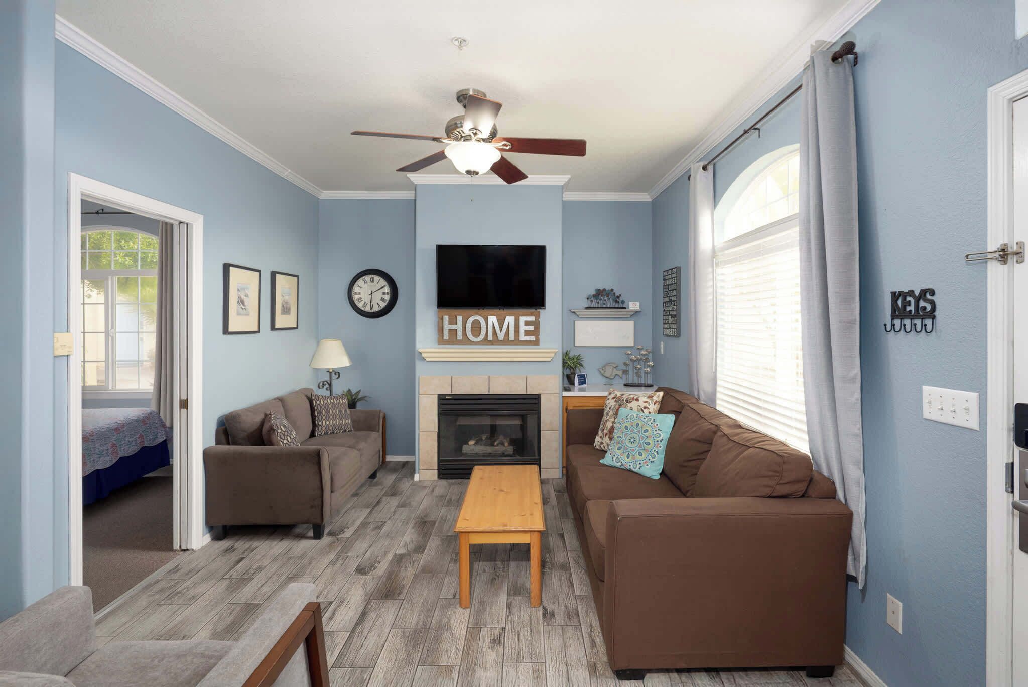 Télévision, cheminée