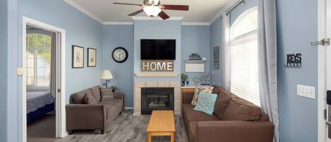 Télévision, cheminée