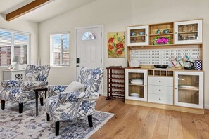 Interior - The Bay Escape (Baywood-Los Osos)