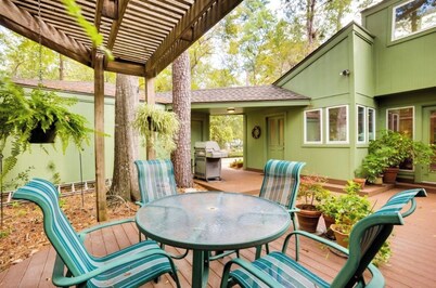 Woodlands Escape: 3BR Texas Retreat w/ Forest View