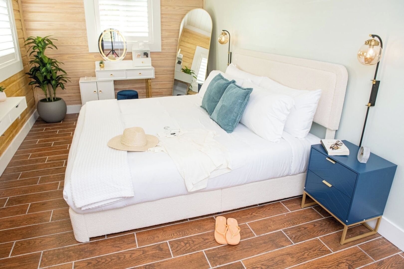 Iron/ironing board, travel crib, WiFi, bed sheets