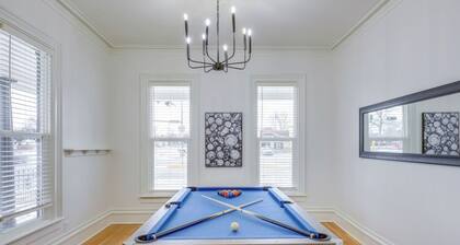Walk to Downtown Blair•Game Room +Fireplace