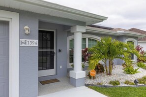 Exterior detail - 3BR Home with Pool and Parking, Solar Power (Venice)