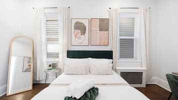 3 bedrooms, desk, iron/ironing board, travel crib