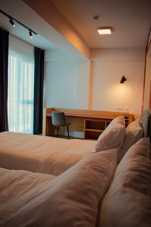 Deluxe Double Room, 2 Twin Beds, Mountain View | Premium bedding, memory foam beds, minibar, in-room safe - Hotel Mooma (Marino)