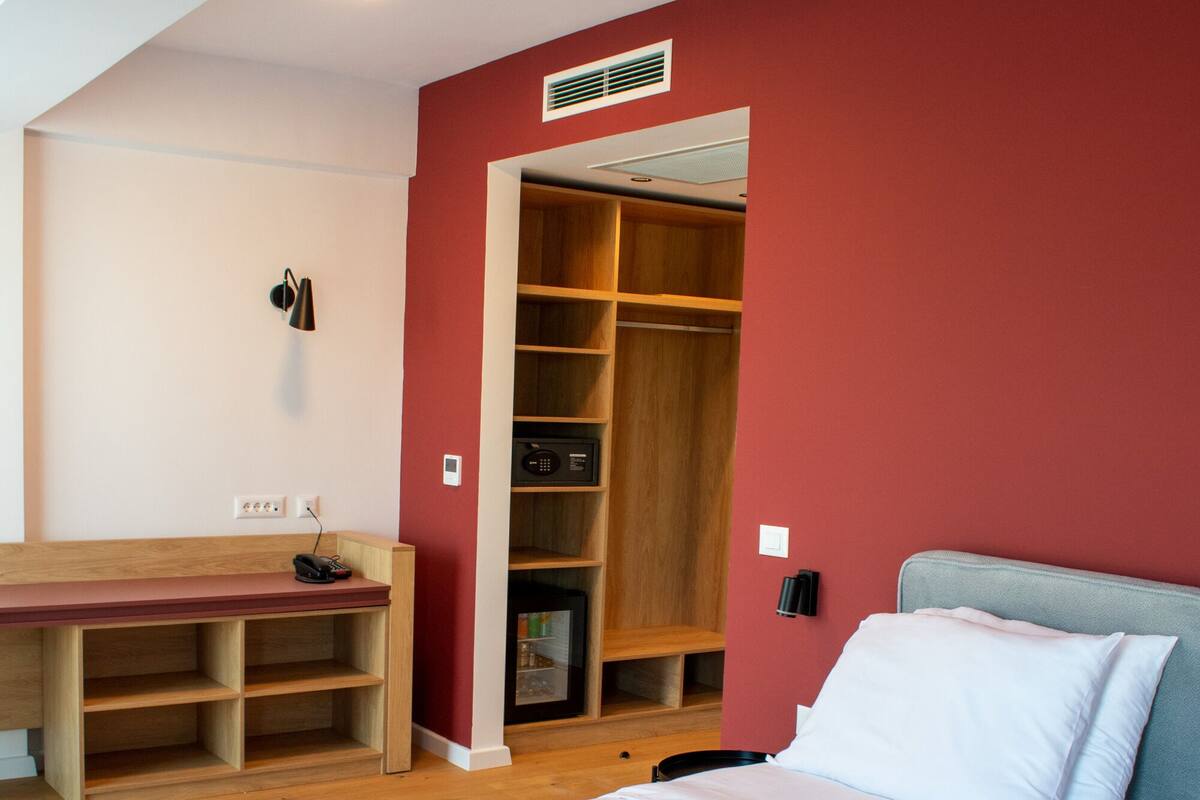 Coffres-forts dans les chambres, bureau