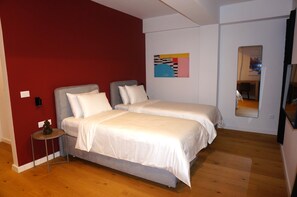 Habitación Deluxe doble, 2 camas individuales, vistas a la montaña | Ropa de cama de alta calidad, colchones viscoelásticos, minibar