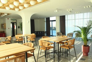 Interior entrance - Hotel Mooma (Marino)