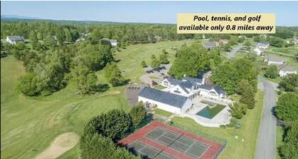 Lakefront • Dock and Boat Access • Resort Pool +Golf