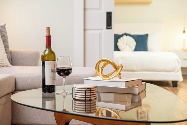 Bügeleisen/Bügelbrett, Reisekinderbett, WLAN, Bettwäsche