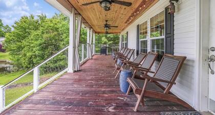 Lakefront Home with Views - Dock and Boat Rental