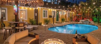 Sleeps 24-Beachfront Resort-Outdoor Pool 7BR