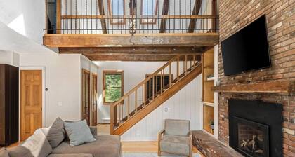 Mountain and Lake Views - Private Sauna - Game Room