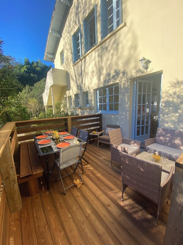 Outdoor dining - Charming Gîte in the heart of the Landes (Goos)