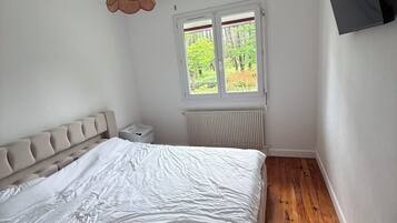 2 chambres, fer et planche Ă repasser, draps fournis