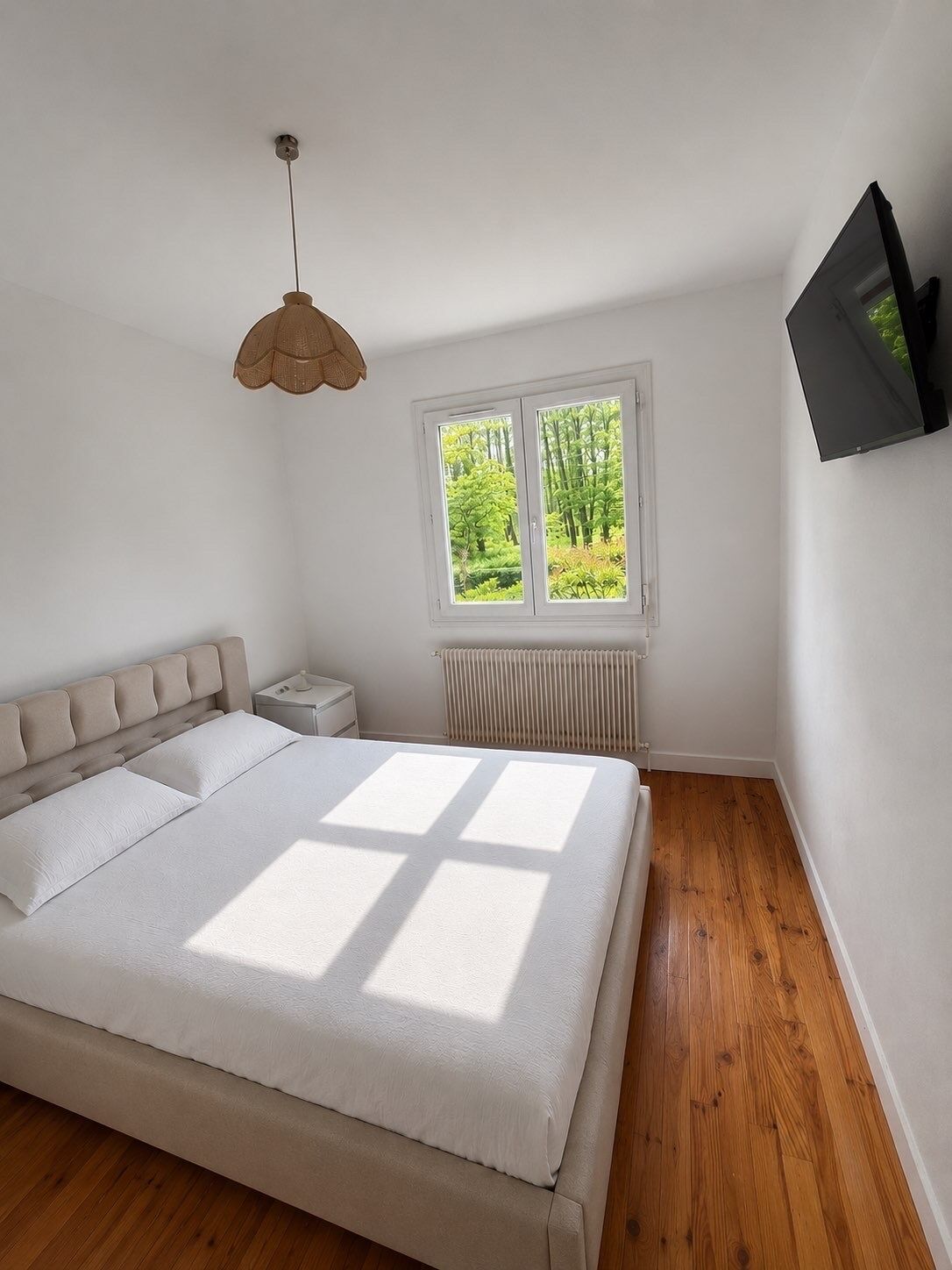 2 chambres, fer et planche à repasser, draps fournis