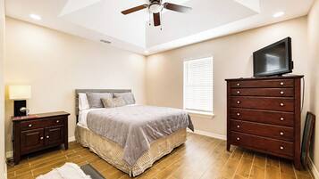 3 bedrooms, iron/ironing board, WiFi