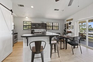 Dining - Hawthorne Retreat w/ Waterfront Fire Pit! (Putnam County)