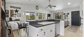 Hawthorne Retreat w/ Waterfront Fire Pit!