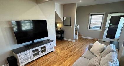 King Bed • Private Backyard • Grill and Fireplace