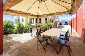 Outdoor dining - Oceanview• Mins to the Beach•Private BR Balconies (Vieux Fort)