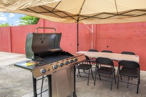 Outdoor dining - Oceanview• Mins to the Beach•Private BR Balconies (Vieux Fort)