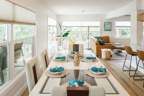 Dining - Waterfront Heated Pool, Sleeps 20 - 4plex (Largo)