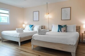 8 bedrooms, desk, iron/ironing board, travel crib