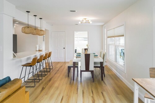 Waterfront Heated Pool, Sleeps 20 - 4plex