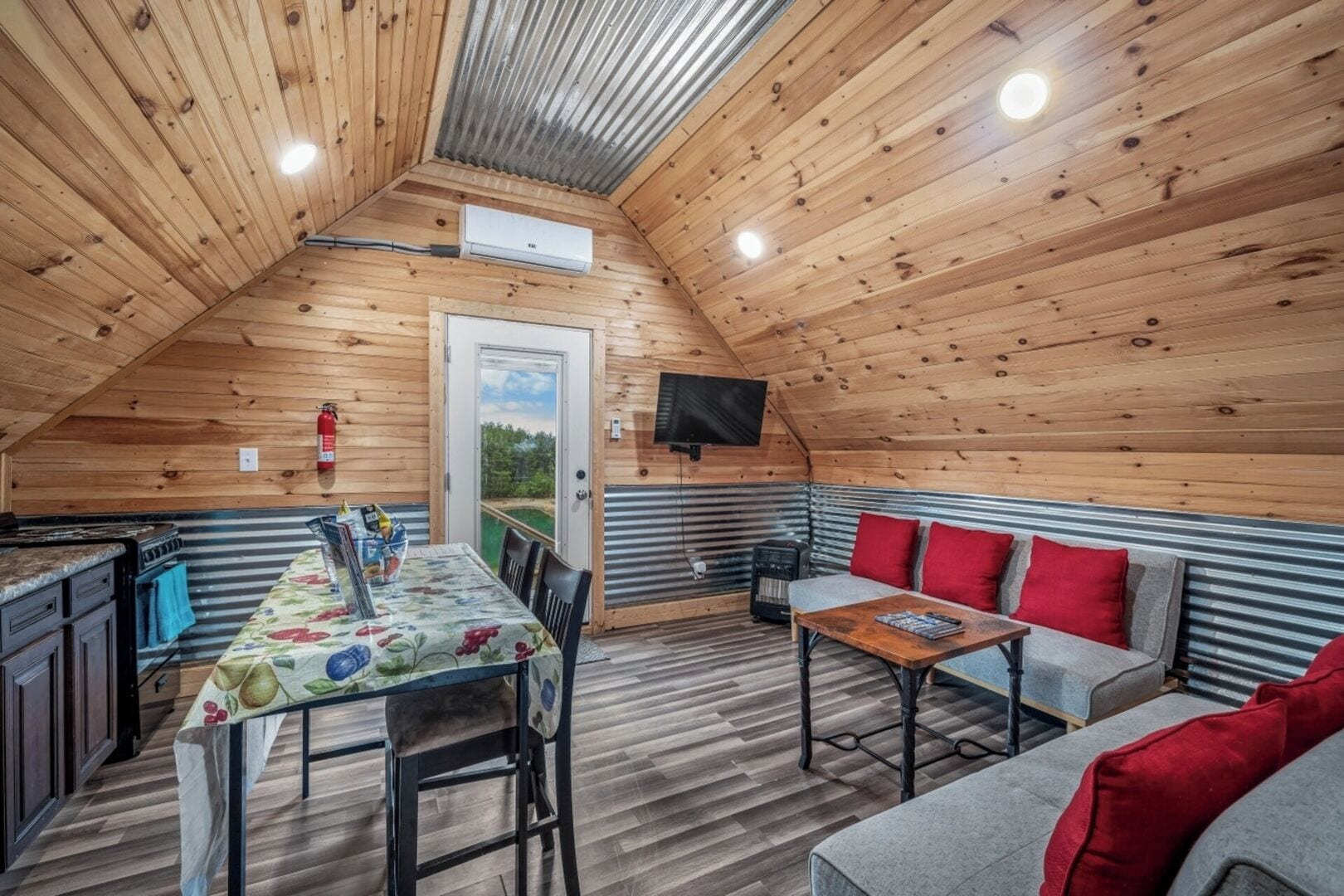 Televisión, chimenea