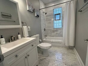 Hair dryer - Near Lake and Museum • Modern • Game Area (Chicago)