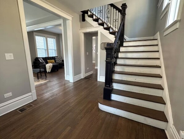 المنشأة من الداخل