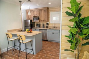 Fridge, microwave, stovetop, dishwasher - Queen Bed-Step 2 Madeira Beach-Heated Pool-Private (Madeira Beach)