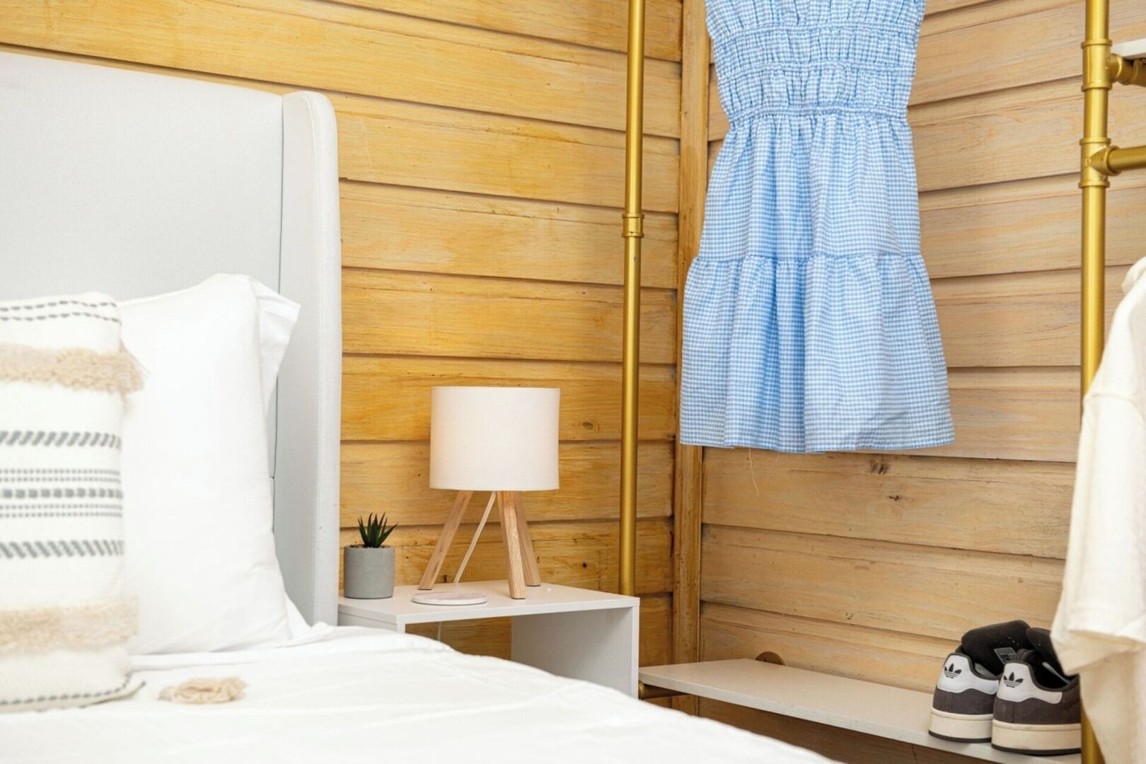 Iron/ironing board, travel crib, WiFi, bed sheets