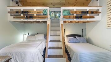 Iron/ironing board, travel crib, WiFi, bed sheets