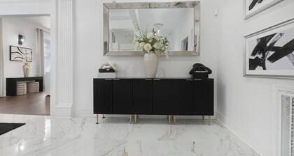 Sleeps 15 • Movie Room • Gameroom • Free Parking