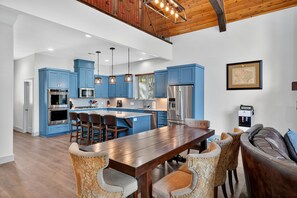 Fridge, microwave, oven, stovetop - Lake Buchanan Stunning Views - 3 BR 3BA Fire Pit (Burnet)